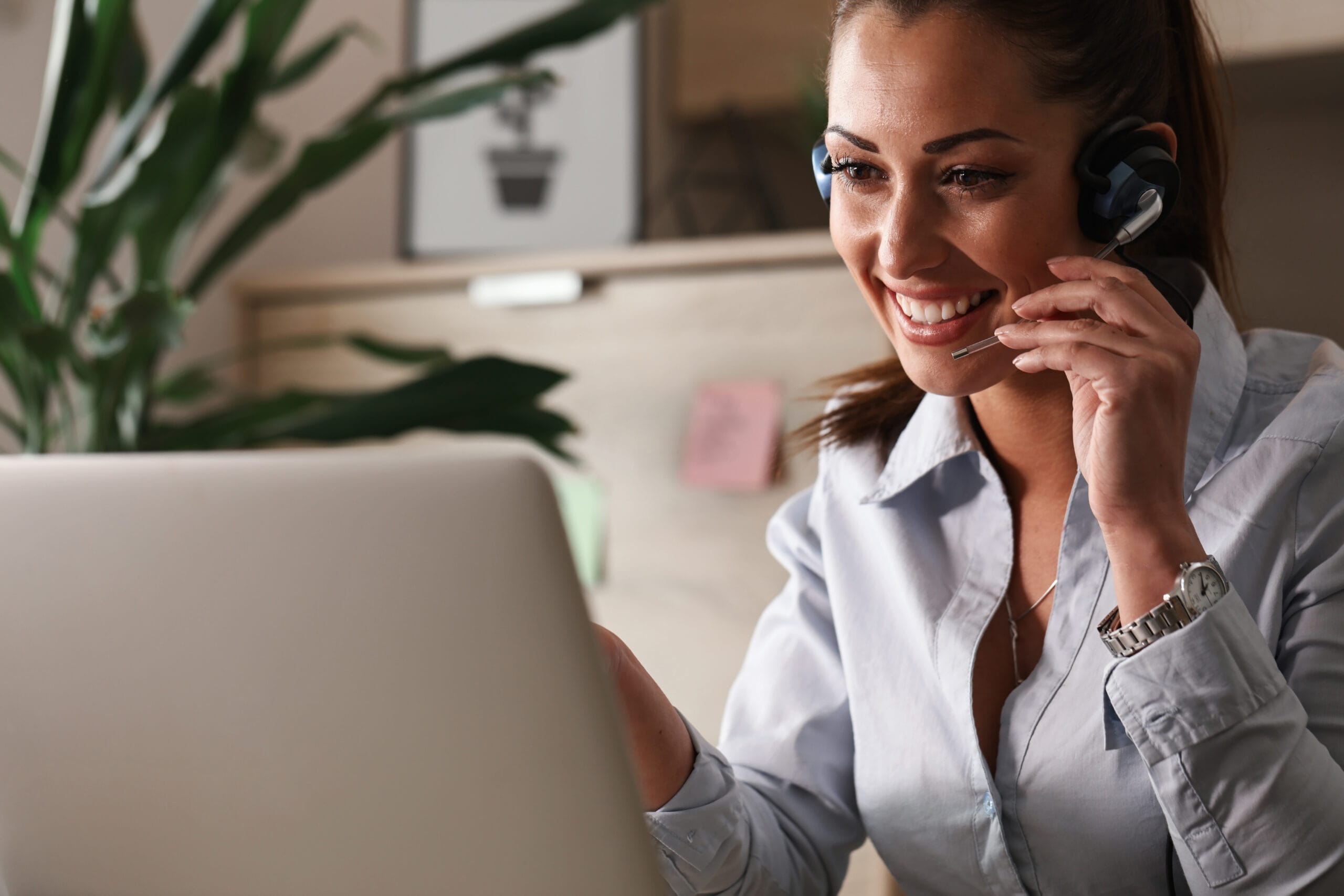 Happy receptionist from Ruby Receptionist providing virtual services in Sydney.